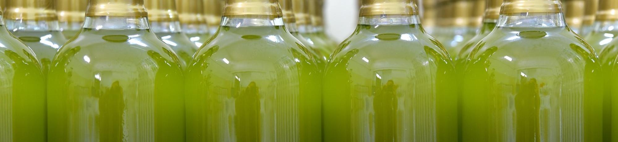 bottles of olive oil by Ulleo on Pixabay